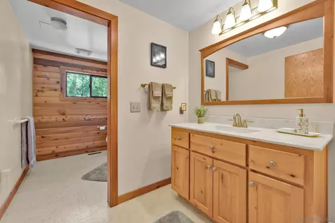 Bath - 5060 Highway 79, Julian, CA 92036 photo 1 of 4