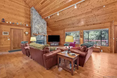 Living - 5060 Highway 79, Julian, CA 92036 photo 4 of 4