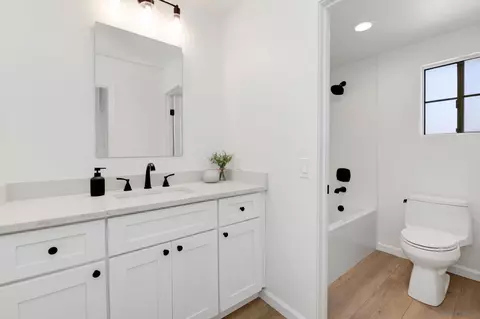 Bath - 721 Summersong Ln, Encinitas, CA 92024 photo 3 of 3