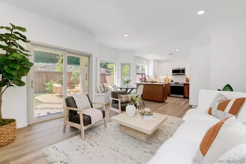 Living - 721 Summersong Ln, Encinitas, CA 92024 photo 3 of 4