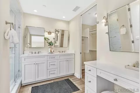 Bath - 726 Silver St, La Jolla, CA 92037 photo 3 of 5