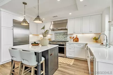 Kitchen - 726 Silver St, La Jolla, CA 92037 photo 2 of 3