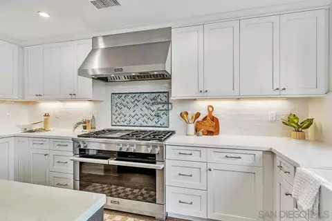 Kitchen - 726 Silver St, La Jolla, CA 92037 photo 3 of 3