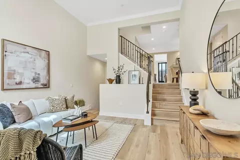 Living - 726 Silver St, La Jolla, CA 92037 photo 1 of 4