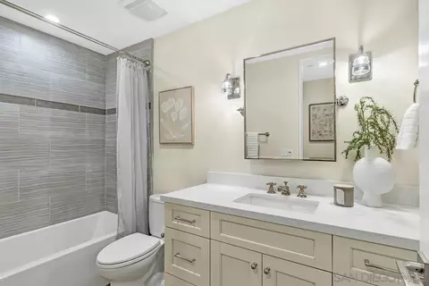 Bath - 726 Silver St, La Jolla, CA 92037 photo 1 of 5