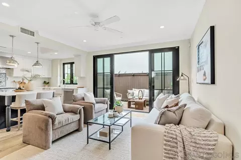 Living - 726 Silver St, La Jolla, CA 92037 photo 3 of 4