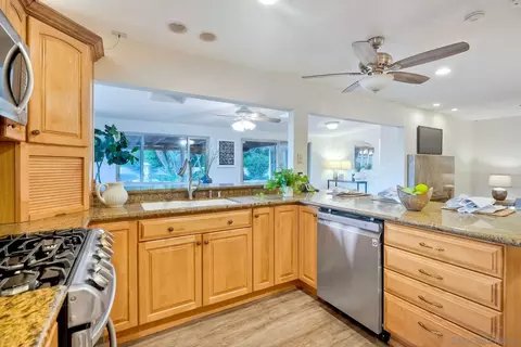 1605 Swallow Dr, El Cajon, CA 92020 photo 7
