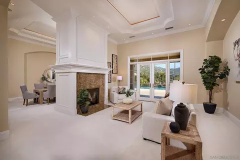 Living - 14460 Cheyenne Trl, Poway, CA 92064 photo 2 of 4