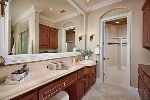 Bath - 14460 Cheyenne Trl, Poway, CA 92064 photo 3 of 7