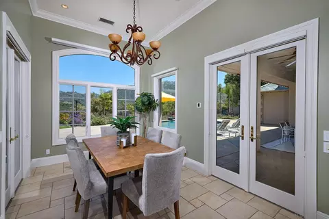 Dining - 14460 Cheyenne Trl, Poway, CA 92064 photo 3 of 3