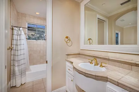 Bath - 14460 Cheyenne Trl, Poway, CA 92064 photo 7 of 7