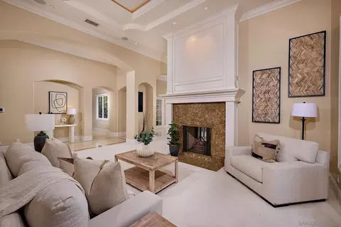 Living - 14460 Cheyenne Trl, Poway, CA 92064 photo 1 of 4