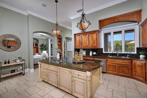 Kitchen - 14460 Cheyenne Trl, Poway, CA 92064 photo 1 of 4