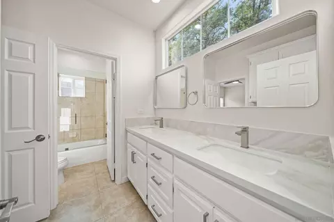 Bath - 2625-27 Rancho Sierra, Alpine, CA 91901 photo 3 of 5
