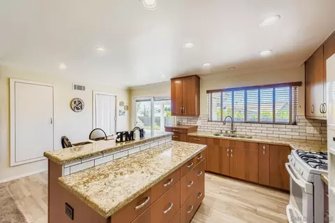 Kitchen - 8737 Rumson Dr, Santee, CA 92071 photo 3 of 5