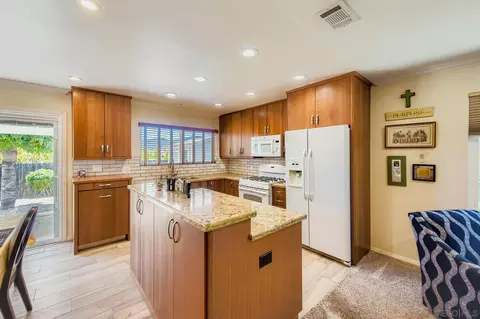 Kitchen - 8737 Rumson Dr, Santee, CA 92071 photo 2 of 5