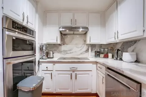 Kitchen - 7560 Eads Ave #12, La Jolla, CA 92037 photo 2 of 4