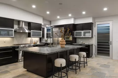 Kitchen - 2032 Cambridge Ave, Cadiff, CA 92007 photo 4 of 5