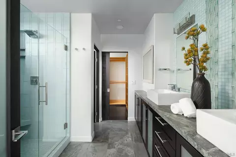 Bath - 2032 Cambridge Ave, Cadiff, CA 92007 photo 1 of 5