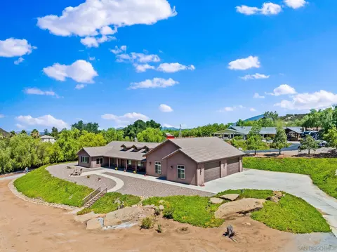 19553 Hidden Glen Rd, Alpine, CA 91901