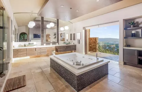 Bath - 2647 Marmol Ct, Carlsbad, CA 92009 photo 1 of 1