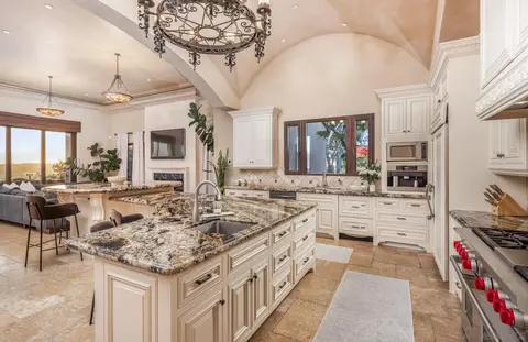 Kitchen - 2647 Marmol Ct, Carlsbad, CA 92009 photo 2 of 3
