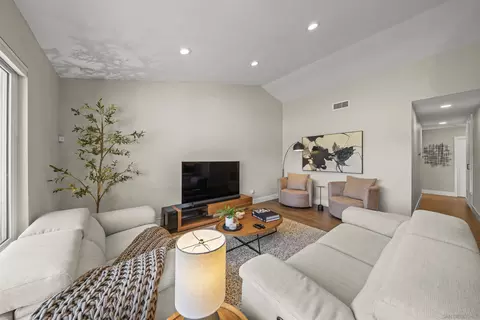 9480 Avenida Acero, Spring Valley, CA 91977 photo 9
