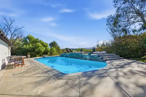 Exterior - 455 Glencrest Dr, Solana Beach, CA 92075 photo 9 of 23
