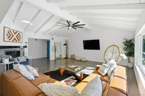 Living - 455 Glencrest Dr, Solana Beach, CA 92075 photo 2 of 6