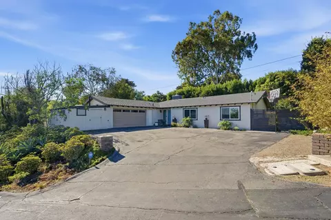 Exterior - 455 Glencrest Dr, Solana Beach, CA 92075 photo 2 of 23