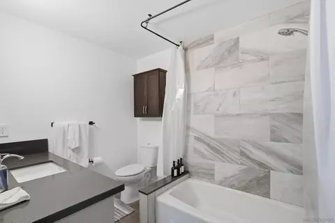 Bath - 455 Glencrest Dr, Solana Beach, CA 92075 photo 2 of 9
