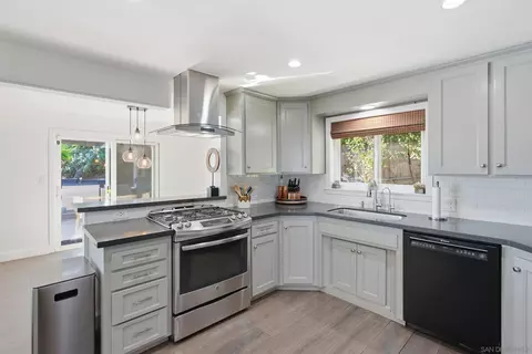 Kitchen - 455 Glencrest Dr, Solana Beach, CA 92075 photo 1 of 4