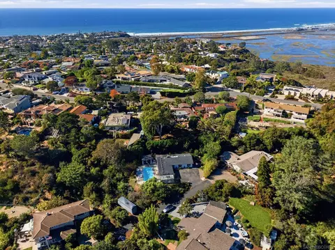 View/Area - 455 Glencrest Dr, Solana Beach, CA 92075 photo 5 of 8