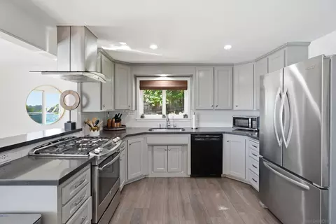 Kitchen - 455 Glencrest Dr, Solana Beach, CA 92075 photo 2 of 4