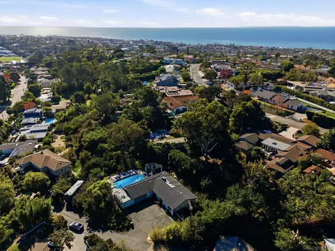 View/Area - 455 Glencrest Dr, Solana Beach, CA 92075 photo 6 of 8