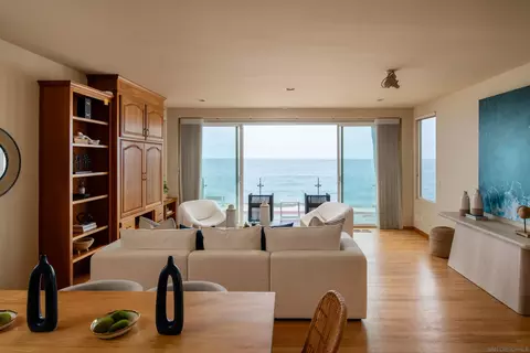6675 Neptune Pl, La Jolla, CA 92037 photo 2