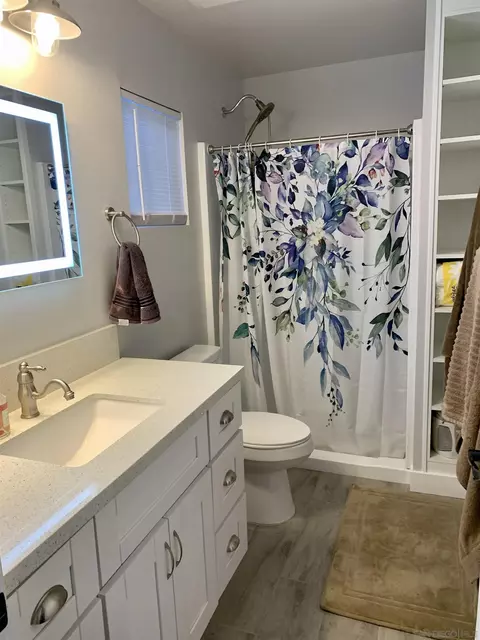 Bath - 127 Warner St, Oceanside, CA 92058 photo 1 of 3