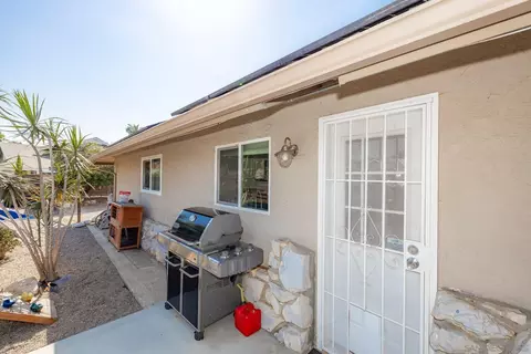 Exterior - 127 Warner St, Oceanside, CA 92058 photo 7 of 10
