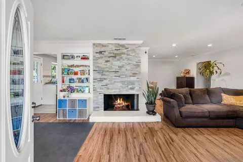Entry Way - 127 Warner St, Oceanside, CA 92058 photo 1 of 1