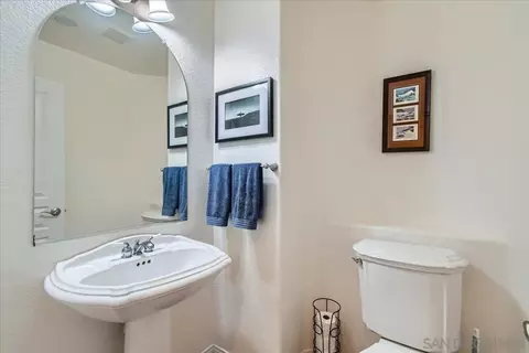Bath - 1382 Sparrow Rd, Carlsbad, CA 92011 photo 4 of 4