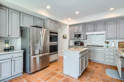 Kitchen - 1382 Sparrow Rd, Carlsbad, CA 92011 photo 2 of 5