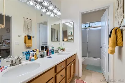 Bath - 1382 Sparrow Rd, Carlsbad, CA 92011 photo 2 of 4