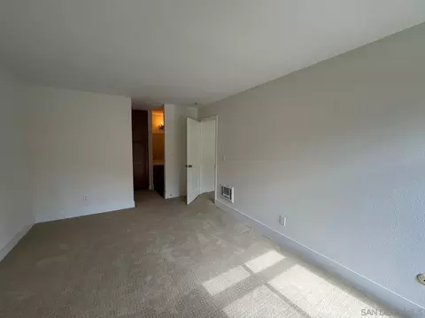 Bedroom - 432 Edgehill Ln #8, Oceanside, CA 92054 photo 4 of 4