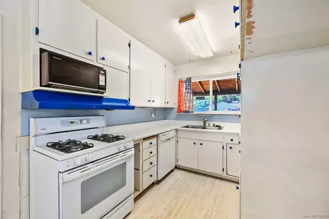 Kitchen - 8976 Rover St, Spring Valley, CA 91977 photo 1 of 2