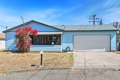 8976 Rover St, Spring Valley, CA 91977