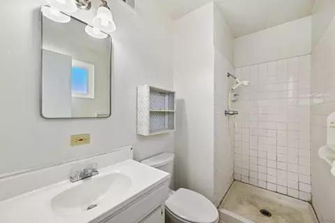 Bath - 8976 Rover St, Spring Valley, CA 91977 photo 1 of 2