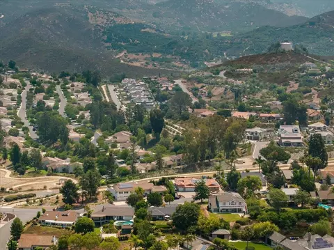 View/Area - 17568 Saint Andrews Dr, Poway, CA 92064 photo 6 of 10