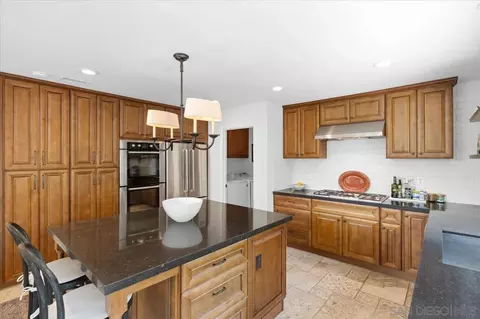 Kitchen - 17568 Saint Andrews Dr, Poway, CA 92064 photo 3 of 4