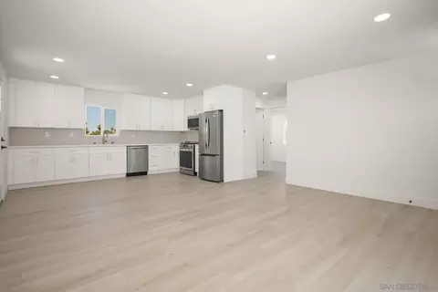 Living - 760 Florence St, Imperial Beach, CA 91932 photo 1 of 4