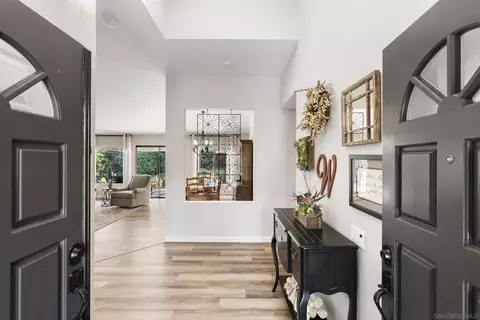 1630 Candlelight Gln, Escondido, CA 92029 photo 3